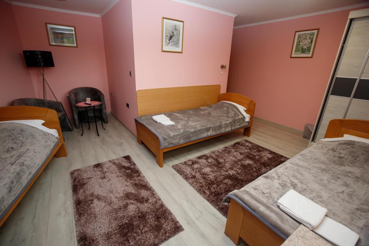 Guest House Mali Hotel Subotica Exterior photo